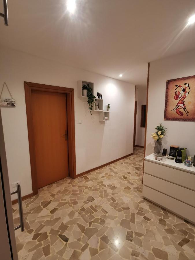 Aloha Room Vicino All'Aeroporto Bolonia Exterior foto